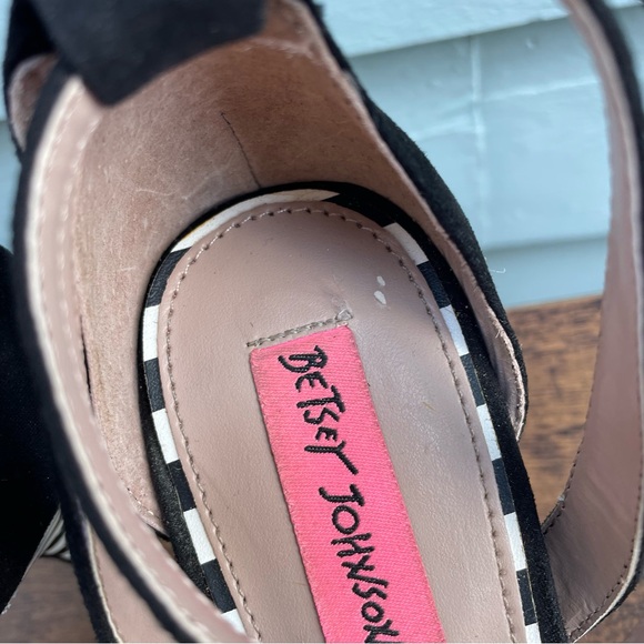 BETSY JOHNSON CUTEST EVER 3D FLOWERY HIGH HEELS 9 - Picture 10 of 16